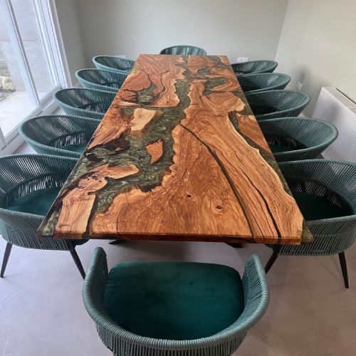 Mesa en Madera Maciza de Nogal con Río Epoxi verde oliva Mesa Madera Maciza de Nogal con Río Epoxi verde oliva